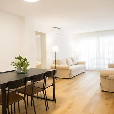 Con Piscina A 100 M De La Playa Apartamento