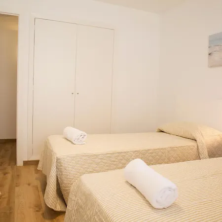 Apartamento Con Piscina A 100 M De La Playa *